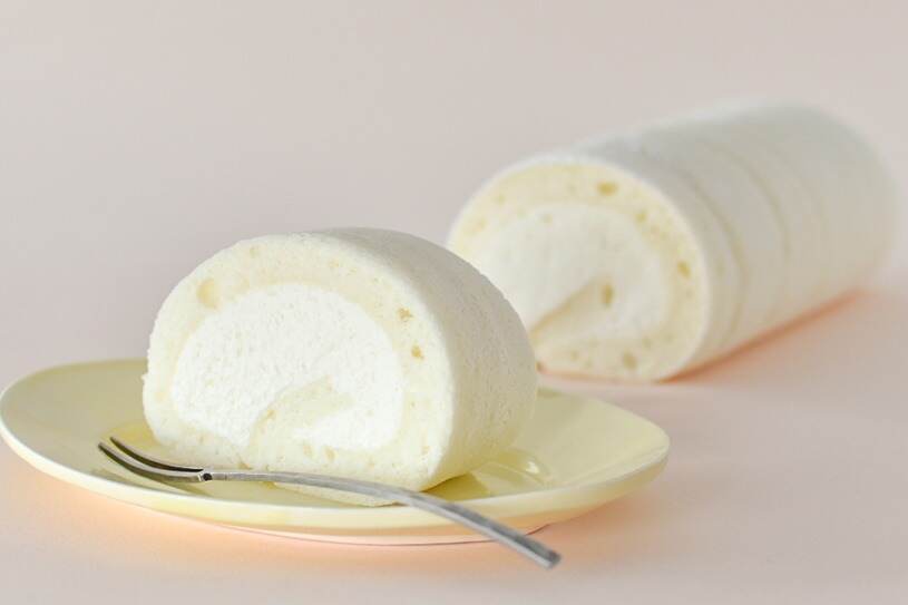 ふわふわスイーツ｜ミルク特化スイーツブランド「ミルクスター」“真っ白”ロールケーキ、濃厚クリーム×ふわふわ生地