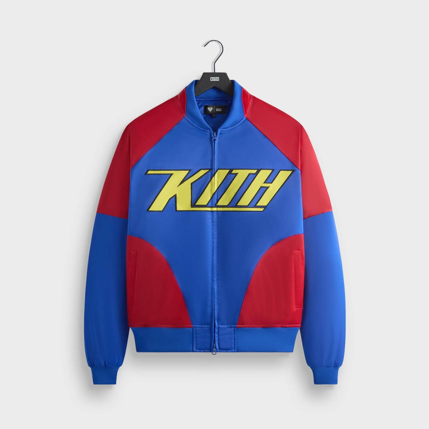 【KITH】★新作 ★スーパーマン ★コラボ ★送料/関税込 Kith「スーパーマン」着想ウェア、Sシールド付きブルゾン