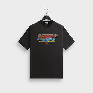 Kith「スーパーマン」着想ウェア、Sシールド付きブルゾン