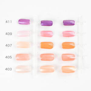 シャネルのネイル「ヴェルニ」“シルバーパール”輝く儚げピンク