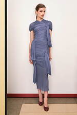 トリー バーチ 2026年リゾートコレクション - 現代女性のリアルクローズにレトロな色気を漂わせて｜写真11