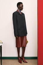 トリー バーチ 2026年リゾートコレクション - 現代女性のリアルクローズにレトロな色気を漂わせて｜写真12