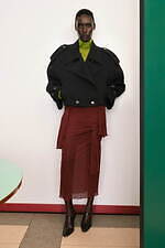 トリー バーチ 2026年リゾートコレクション - 現代女性のリアルクローズにレトロな色気を漂わせて｜写真20