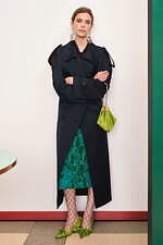 トリー バーチ 2026年リゾートコレクション - 現代女性のリアルクローズにレトロな色気を漂わせて｜写真24