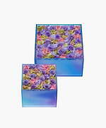 ニコライ バーグマン初の「透明ブルーグラデ」フラワーボックス、淡いパープルやピンクの花々｜写真3