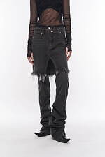 プールデ“騎士”着想のスーパーロングシャツ＆ルーズソックス風ウェッジブーツ｜写真3