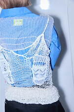 オダカ、透け感レースのニットベスト＆“グランジ風”花柄ジャカードのスカート - シティショップ限定で｜写真5