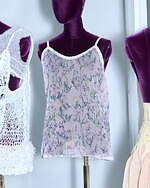 オダカ、透け感レースのニットベスト＆“グランジ風”花柄ジャカードのスカート - シティショップ限定で｜写真6