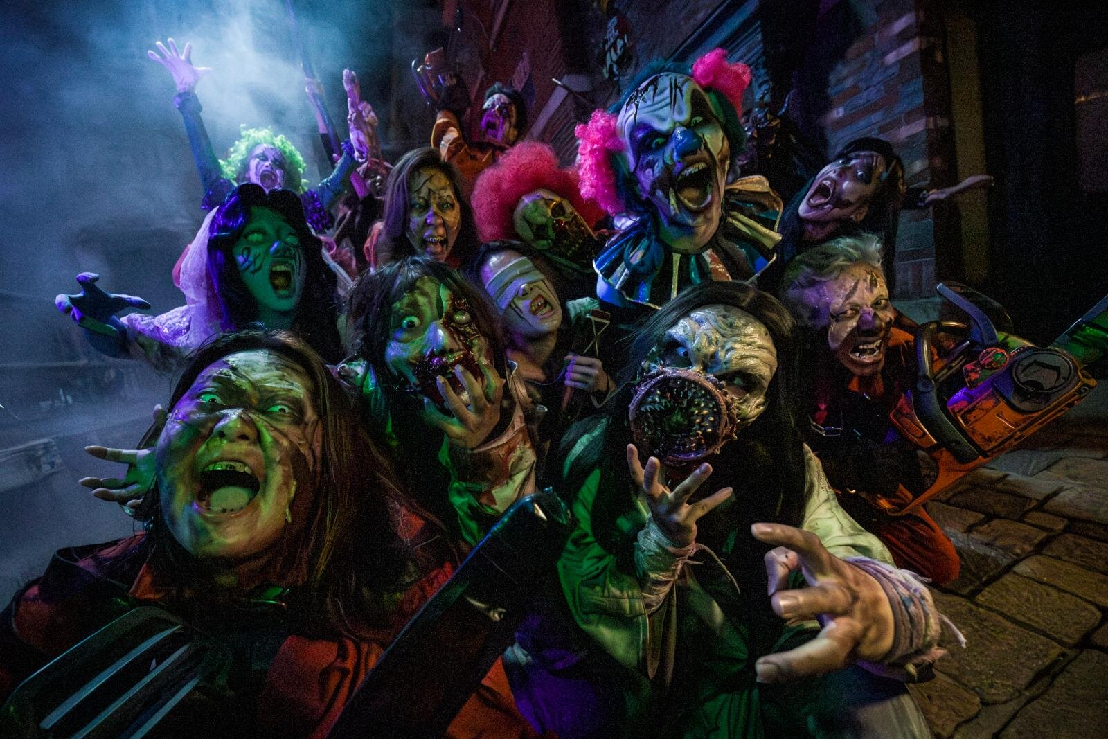 USJのハロウィンイベント2025 - 昼はポケモンDJたちとパーティ、夜はゾンビが暴れる恐怖体験｜写真14