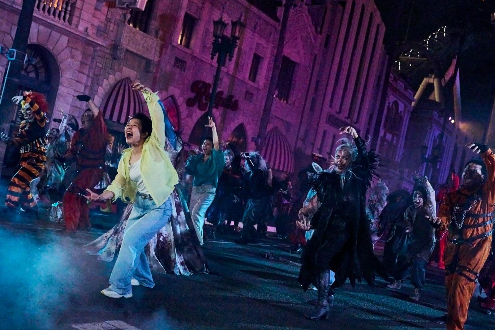 USJのハロウィンイベント2025 - 昼はポケモンDJたちとパーティ、夜はゾンビが暴れる恐怖体験｜写真3
