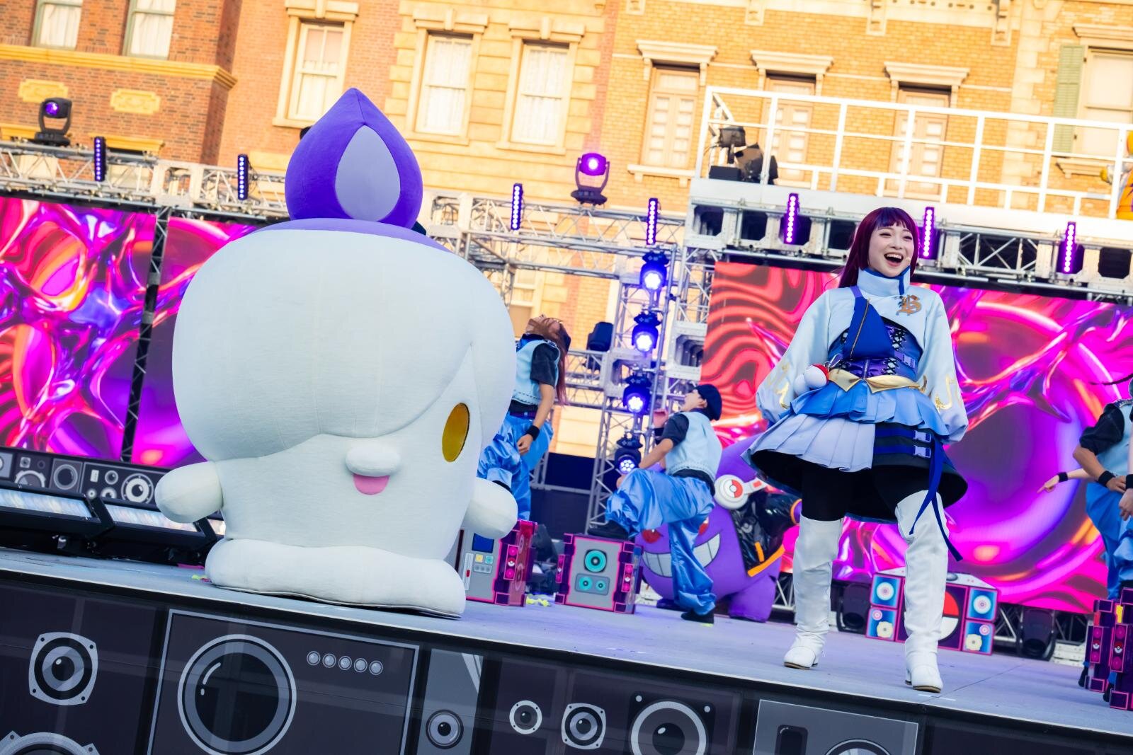 USJのハロウィンイベント2025 - 昼はポケモンDJたちとパーティ、夜はゾンビが暴れる恐怖体験｜写真40