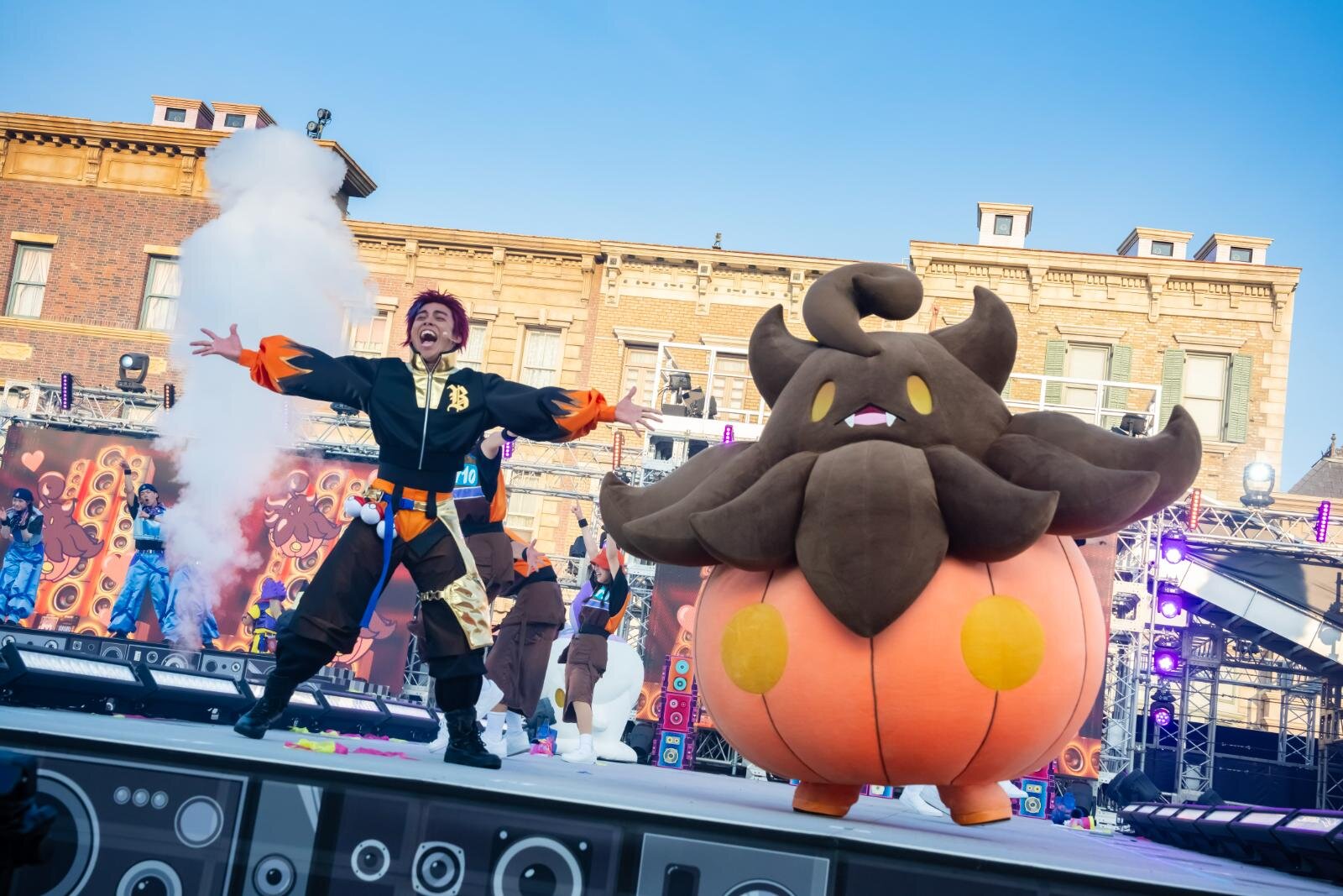 USJのハロウィンイベント2025 - 昼はポケモンDJたちとパーティ、夜はゾンビが暴れる恐怖体験｜写真38