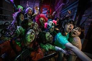 USJのハロウィンイベント2025 - 昼はポケモンDJたちとパーティ、夜はゾンビが暴れる恐怖体験