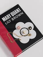 リリー ブラウン×マリークワント、パフスリーブのミニ丈カーディガン＆デイジー付き編み込みバッグ｜写真71