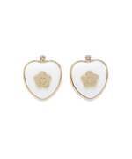 リリー ブラウン×マリークワント、パフスリーブのミニ丈カーディガン＆デイジー付き編み込みバッグ｜写真49