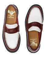 ドクターマーチンが大阪・南堀江にオープン、バーガンディレザーの英国製ローファーを先行発売｜写真2