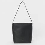 エンダースキーマの25年夏秋、“小型バッグを連結”バックパック＆レザーのアーガイル柄ミニ財布｜写真54