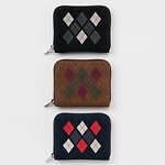 エンダースキーマの25年夏秋、“小型バッグを連結”バックパック＆レザーのアーガイル柄ミニ財布｜写真25