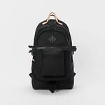 エンダースキーマの25年夏秋、“小型バッグを連結”バックパック＆レザーのアーガイル柄ミニ財布｜写真10