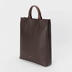 エンダースキーマの25年夏秋、“小型バッグを連結”バックパック＆レザーのアーガイル柄ミニ財布｜写真52