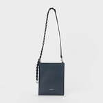 エンダースキーマの25年夏秋、“小型バッグを連結”バックパック＆レザーのアーガイル柄ミニ財布｜写真2