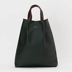 エンダースキーマの25年夏秋、“小型バッグを連結”バックパック＆レザーのアーガイル柄ミニ財布｜写真65