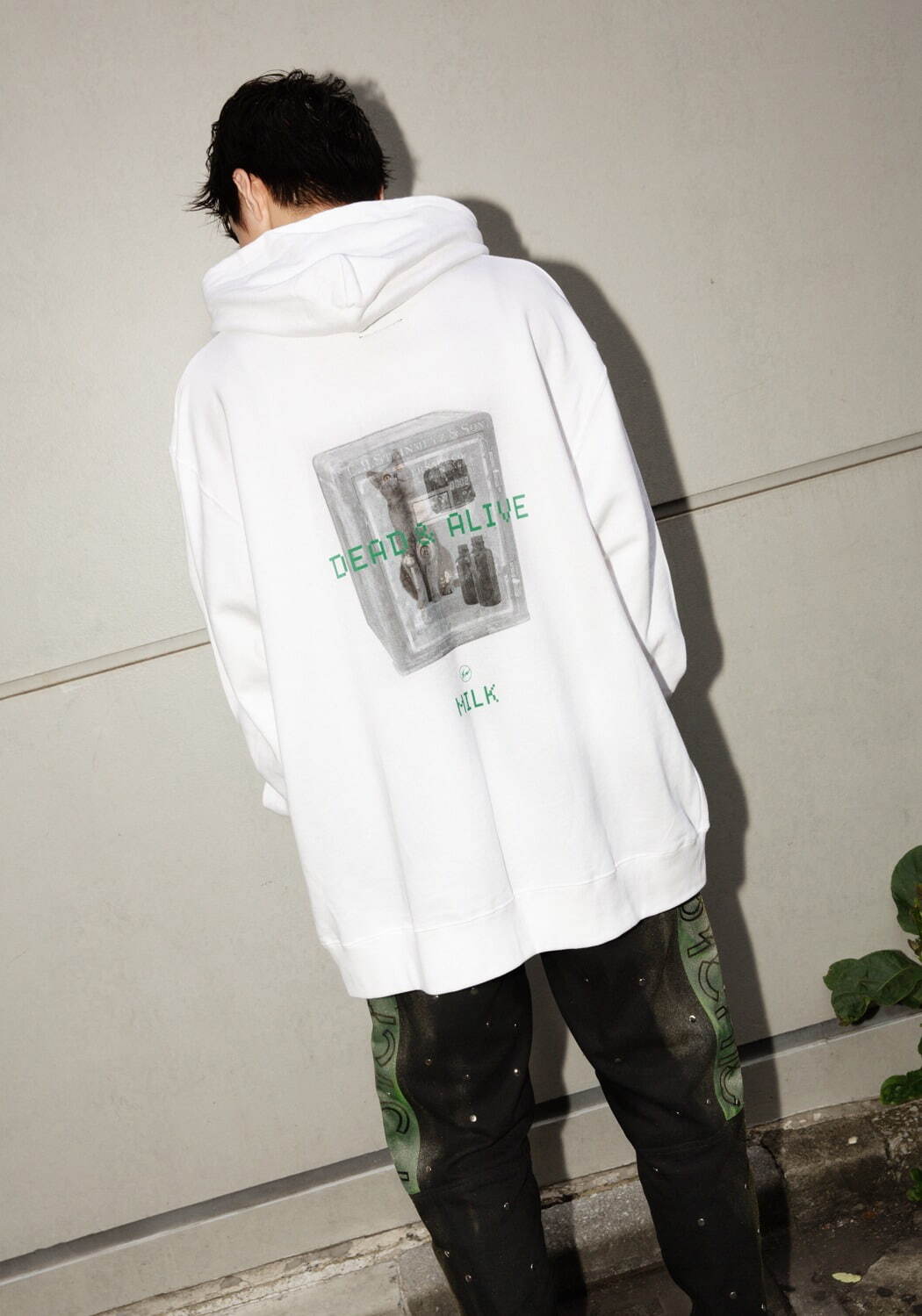ミルクボーイ、アンダーカバーとの“三つ目のネコ型”チェーンバッグ＆ネイバーフッド黒猫Tシャツなど｜写真6