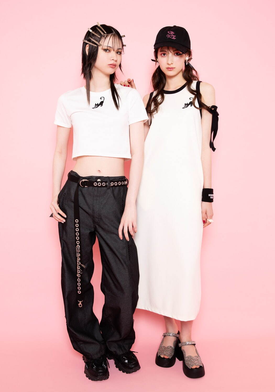 ミルクボーイ、アンダーカバーとの“三つ目のネコ型”チェーンバッグ＆ネイバーフッド黒猫Tシャツなど｜写真3