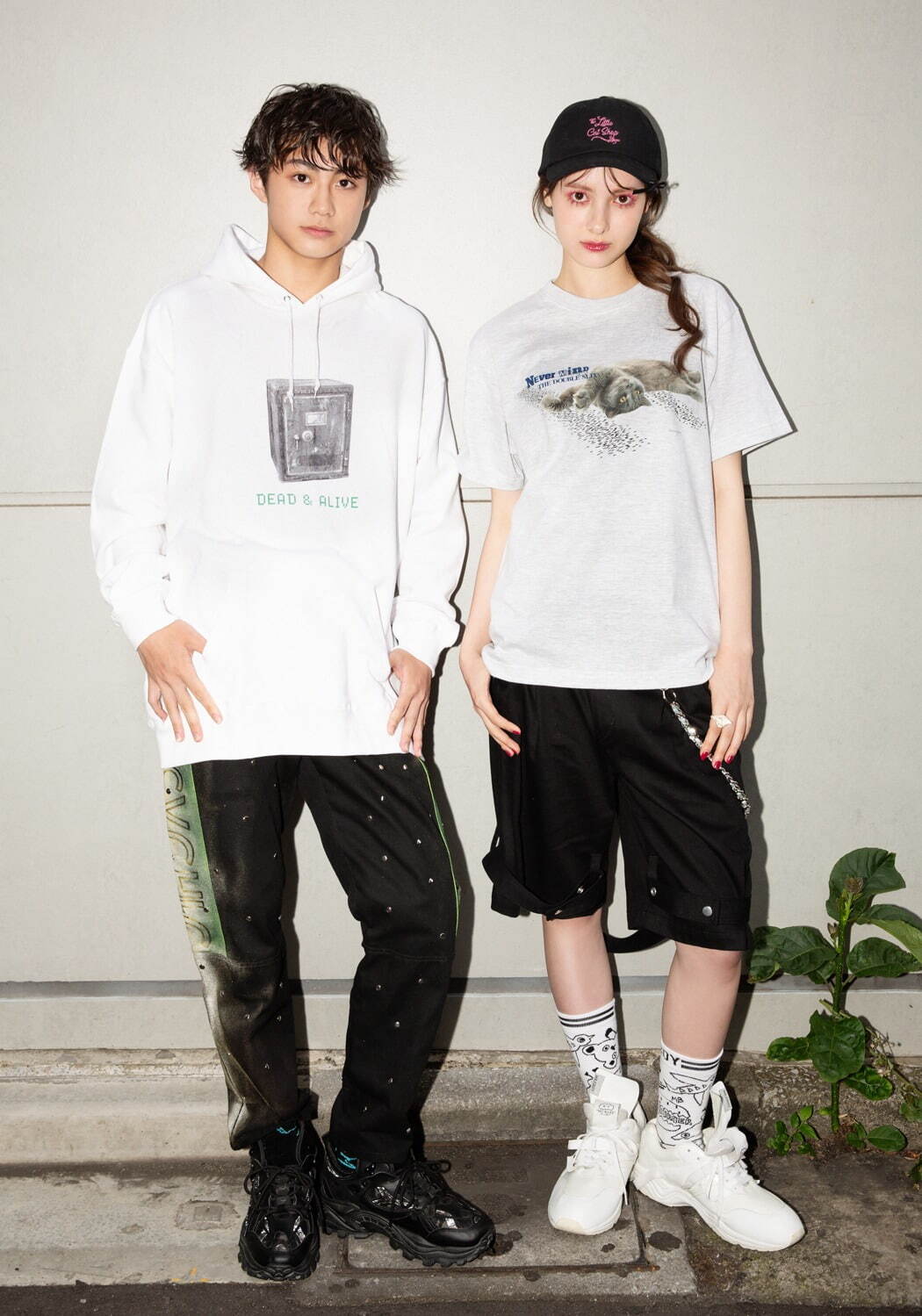 ミルクボーイ、アンダーカバーとの“三つ目のネコ型”チェーンバッグ＆ネイバーフッド黒猫Tシャツなど｜写真5