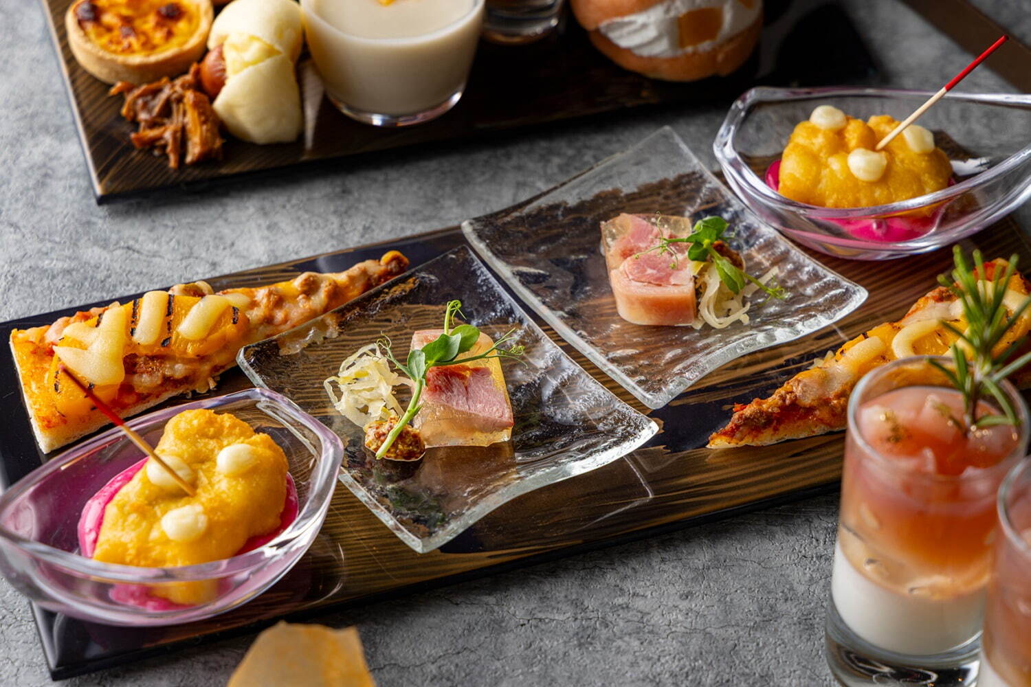 ヒルトン東京お台場の夏限定「ピーチアフタヌーンティー」みずみずしい桃タルトやスコーン食べ放題も｜写真7