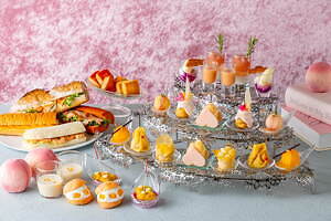 ヒルトン東京お台場の夏限定「ピーチアフタヌーンティー」桃タルトや食べ放題スコーンも｜写真1