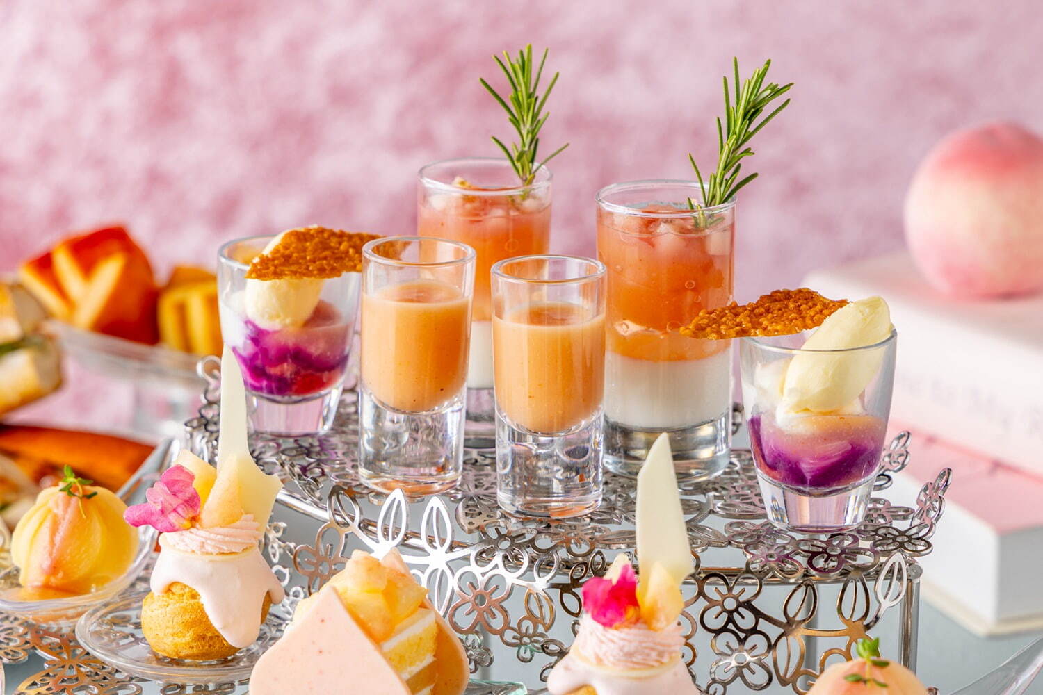 ヒルトン東京お台場の夏限定「ピーチアフタヌーンティー」みずみずしい桃タルトやスコーン食べ放題も｜写真2