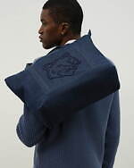 メゾン キツネ 25-26年秋冬コレクション - “おめかしキツネ”が楽しむ都会の冬｜写真4