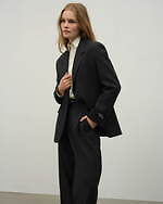 メゾン キツネ 25-26年秋冬コレクション - “おめかしキツネ”が楽しむ都会の冬｜写真5