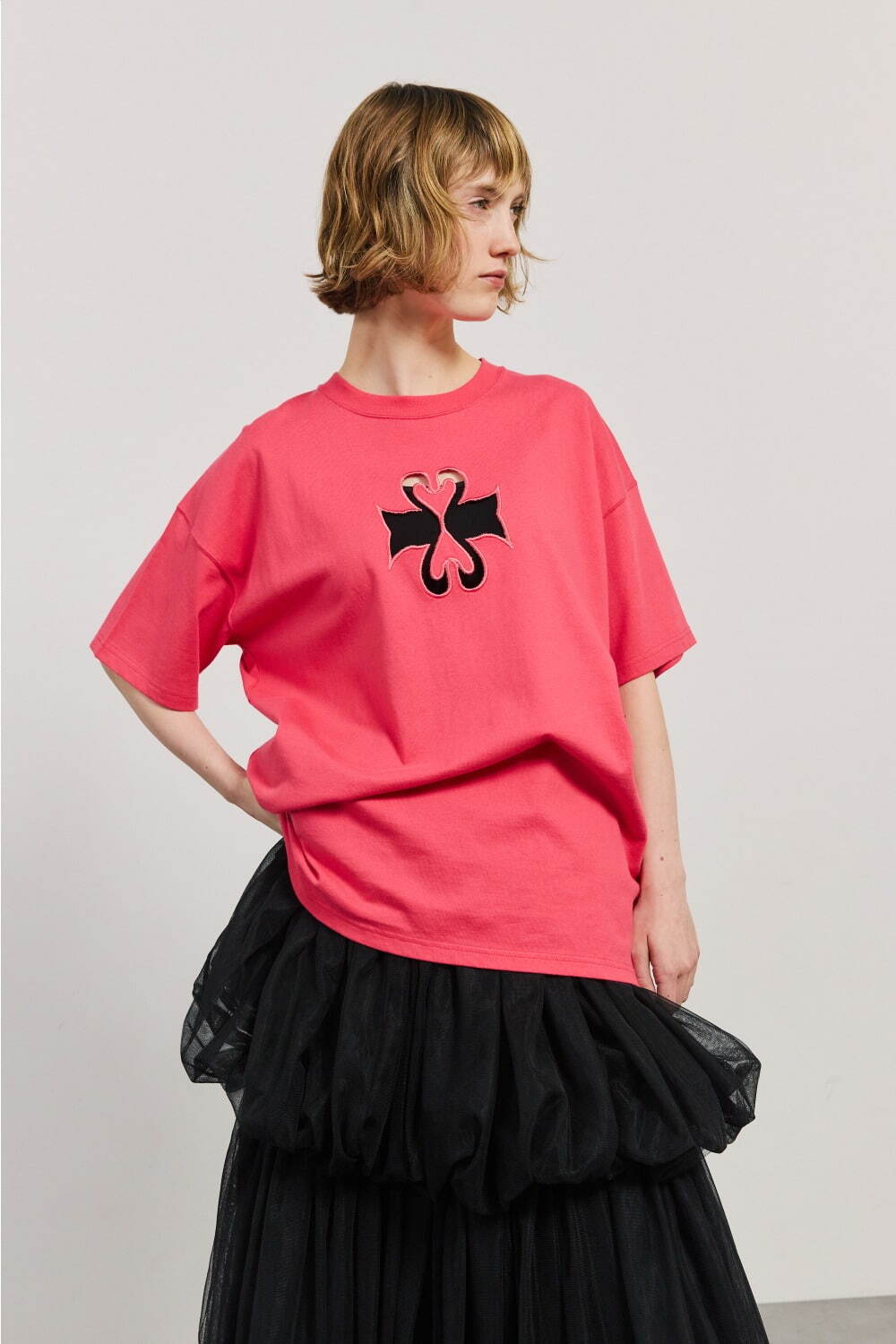 「スワンカットワーク ビッグTシャツ」ピンク 8,910円