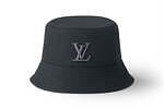 ルイ・ヴィトン“LV イニシャル”配したメンズバケットハット＆リバーシブルベルト｜写真3