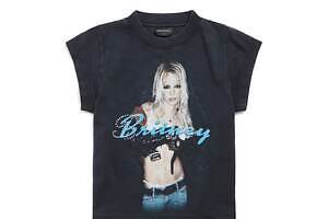 バレンシアガ×ブリトニー・スピアーズ限定ウェア、ポートレート＆手書き風サイン入りTシャツやパーカー
