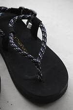 ナナミカ×スイコック“草履”風コラボサンダル、暗闇で光るリフレクターを編み込んだコードアッパー｜写真6