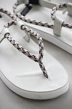 ナナミカ×スイコック“草履”風コラボサンダル、暗闇で光るリフレクターを編み込んだコードアッパー｜写真3