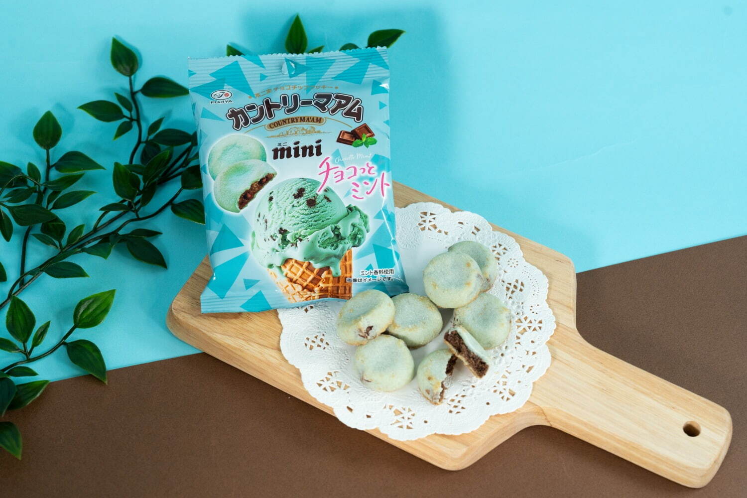 ファミリーマート「チョコミントスイーツ」“パリパリ”チョコチップ入りフラッペ＆たべる牧場アイスなど｜写真10