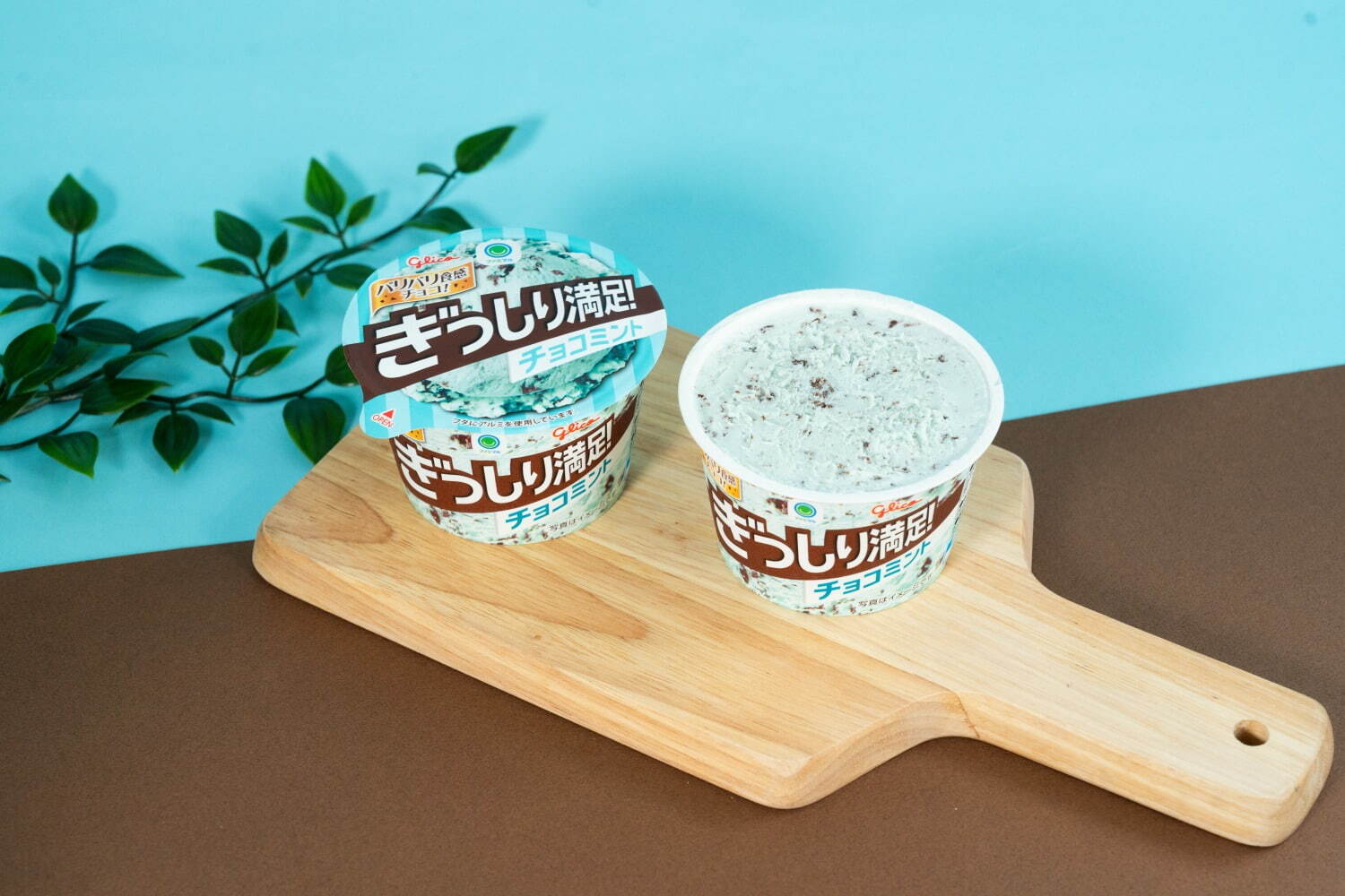 ファミリーマート「チョコミントスイーツ」“パリパリ”チョコチップ入りフラッペ＆たべる牧場アイスなど｜写真2