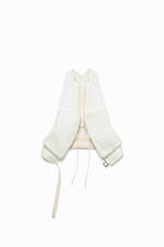 フミカ_ウチダ×チャコリ、経年変化する牛革ざっくりバッグ＆大きめポケットのキャンバスベスト｜写真10