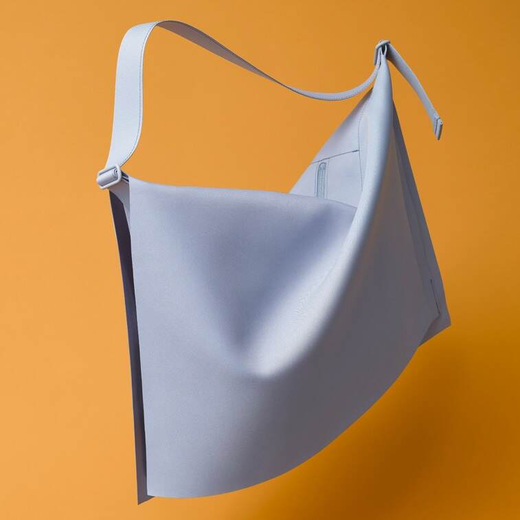 「ロール」ショルダーバッグ
小 37,400円、中 41,800円、大 46,200円