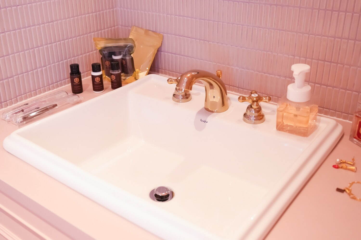 Q-pot.の宿泊施設「Q-ROOMS.」が原宿に、泊まれるチョコルーム＆行列のできる揚げサンド店｜写真31