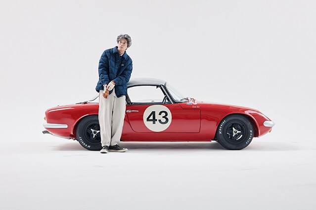 ビズビム“モータースポーツ着想”のチェッカーフラッグ柄シャツ＆車プリントTシャツ｜写真5