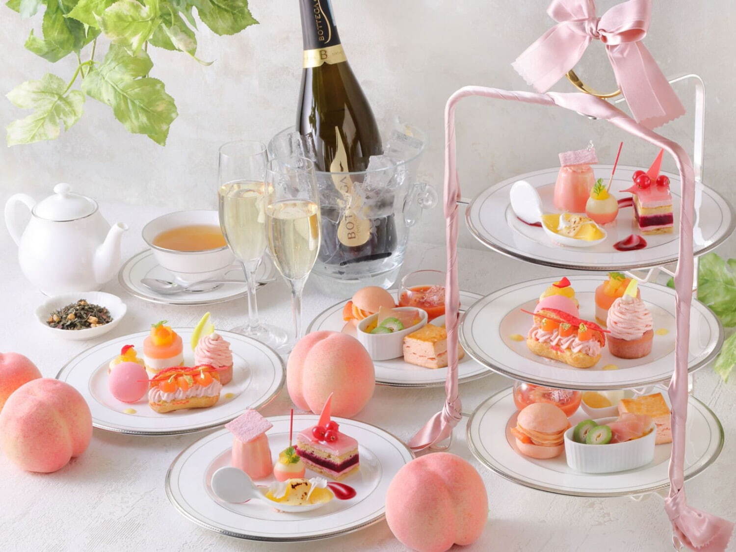 「ピーチアフタヌーンティーセット」7,000円 ※サービス料込み。