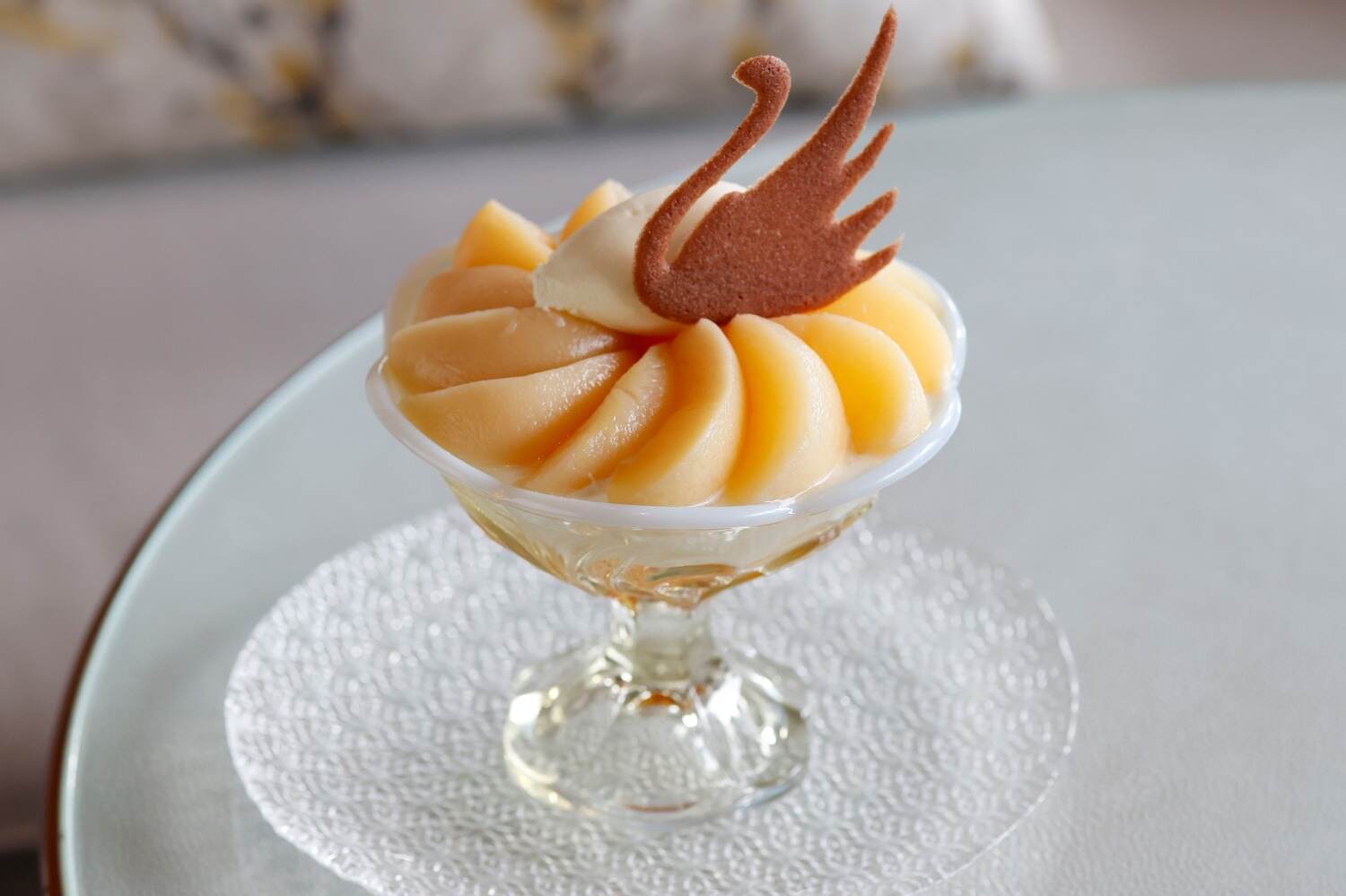 かき氷｜パレスホテル東京の“白鳥舞う”桃パフェ、抹茶＆マンゴーの夏限定シェーブアイスも