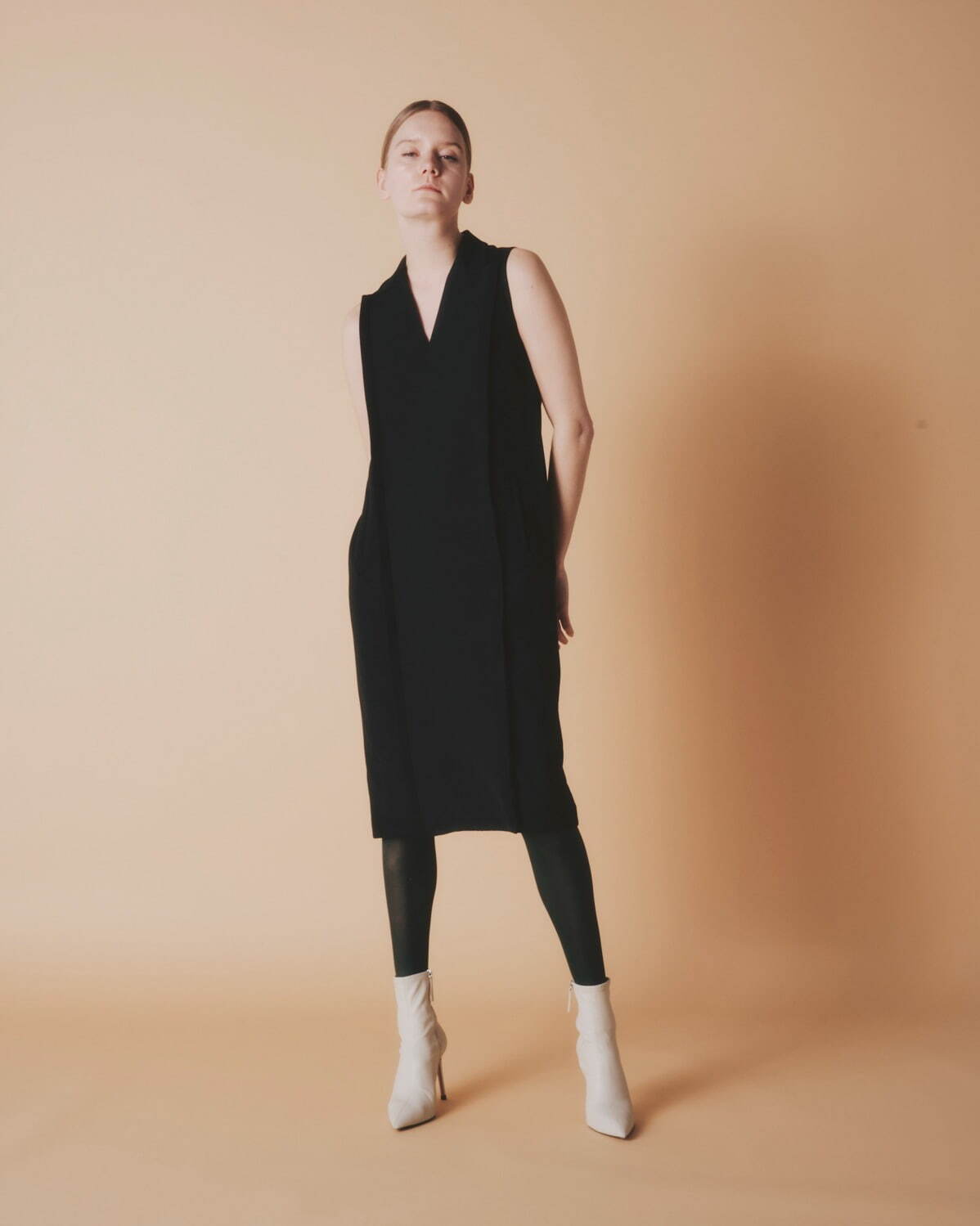 ルームエイト ブラック 2025-26年秋冬｜female 