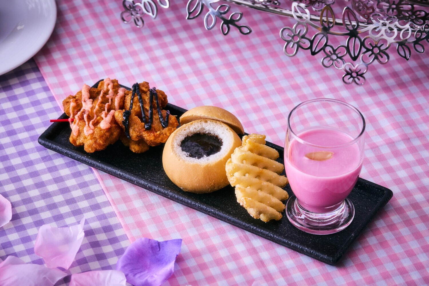 ヒルトン東京お台場「マイメロディ・クロミ」誕生日パーティー風アフタヌーンティー＆スイーツビュッフェ｜写真15