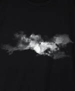 アン ドゥムルメステール、闇夜に浮かぶ“淡く不完全な月”Tシャツをギンザシックス限定で｜写真3